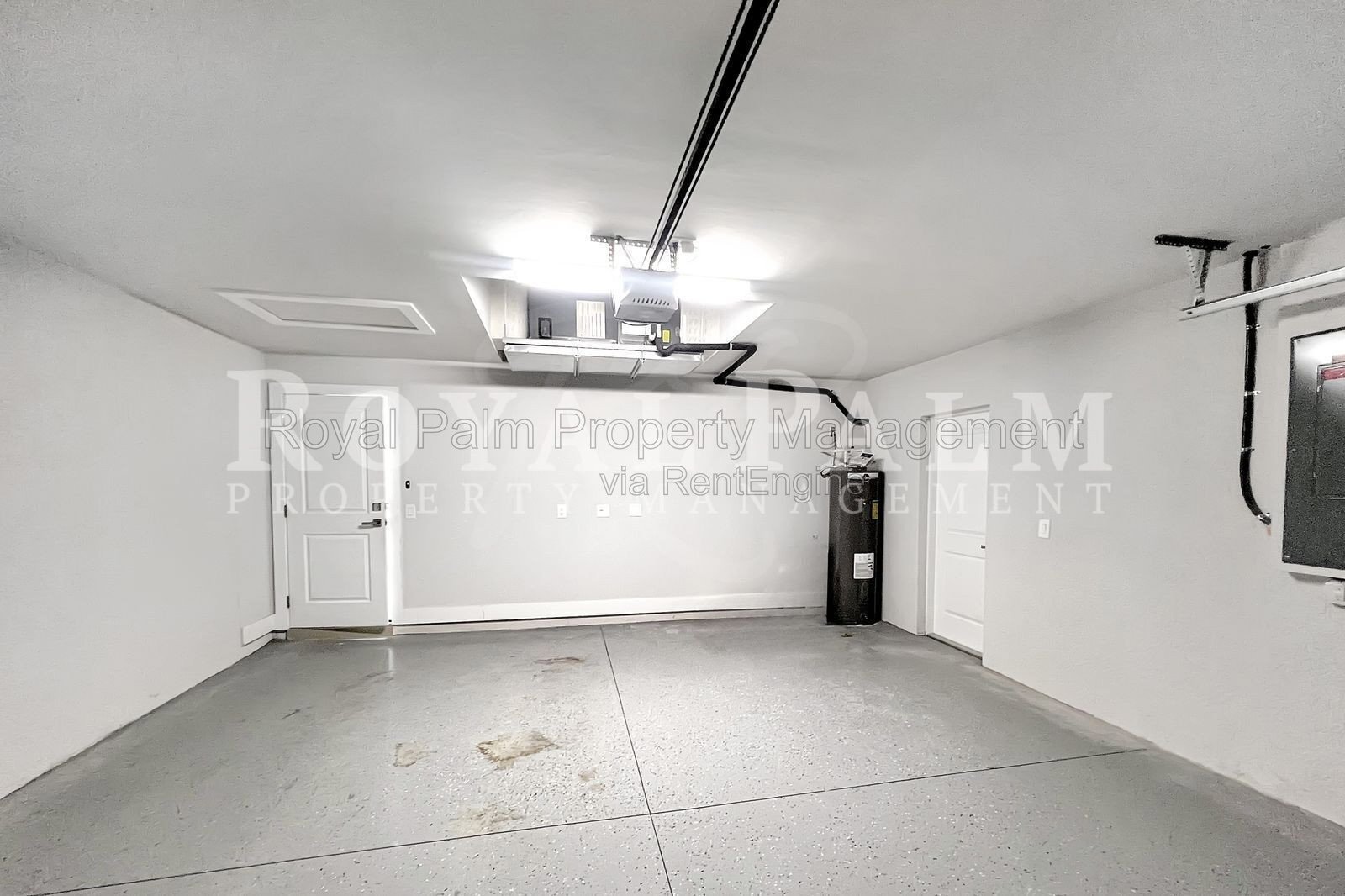 Grand Double Doors, Zero Guilt Utility Bills | 3-Bedroom Solar Home in Lehigh Acres property image