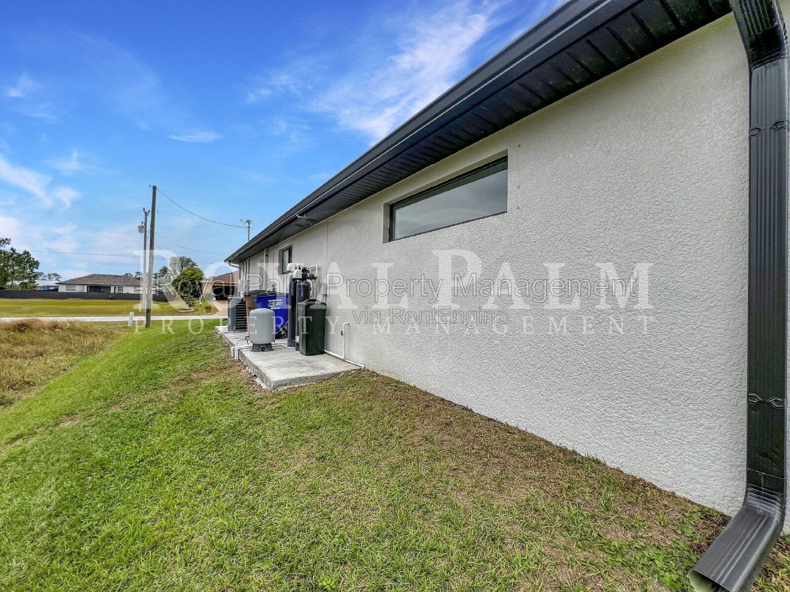 Grand Double Doors, Zero Guilt Utility Bills | 3-Bedroom Solar Home in Lehigh Acres property image