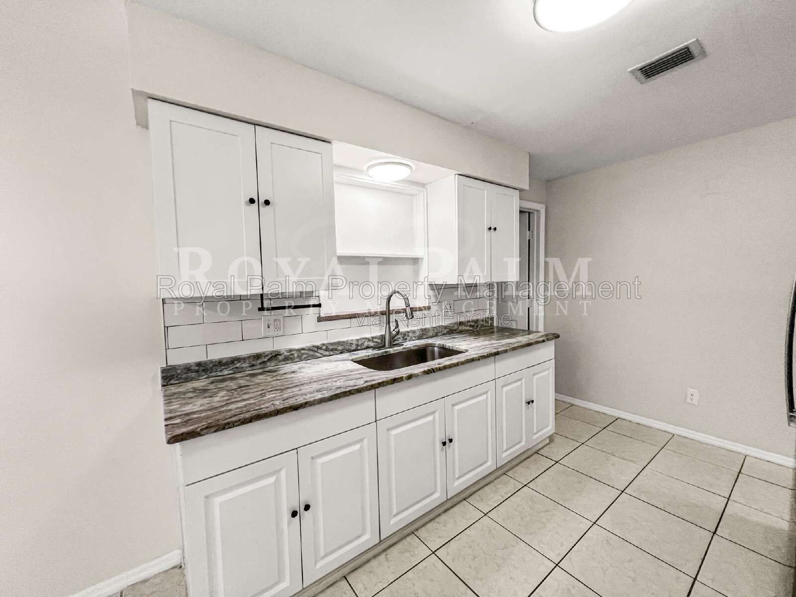 Renovated 3-Bed Fort Myers Home | No HOA, Water & Lawn Care Included property image