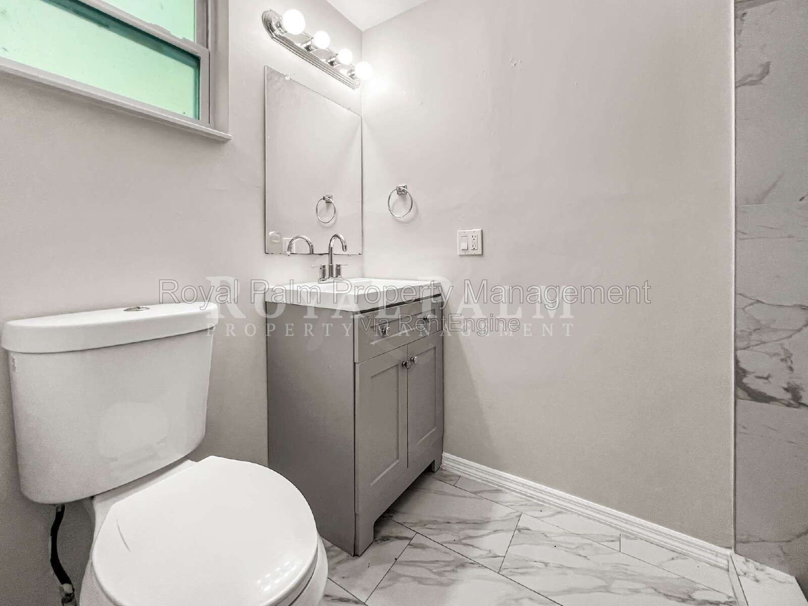 Renovated 3-Bed Fort Myers Home | No HOA, Water & Lawn Care Included property image