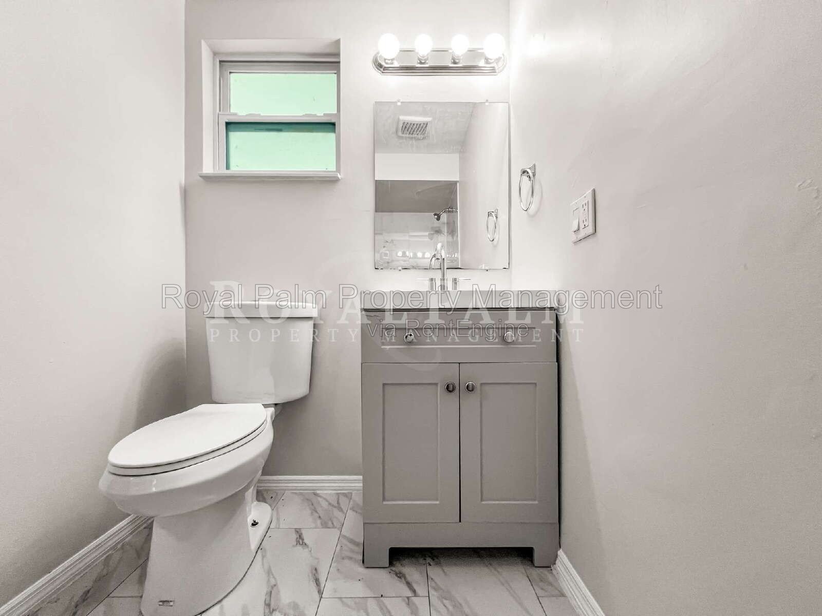 Renovated 3-Bed Fort Myers Home | No HOA, Water & Lawn Care Included property image