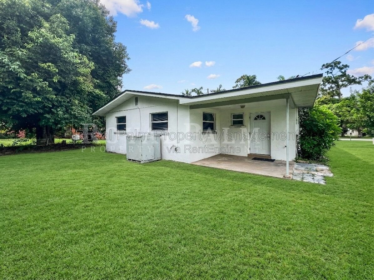 Renovated 3-Bed Fort Myers Home | No HOA, Water & Lawn Care Included property image