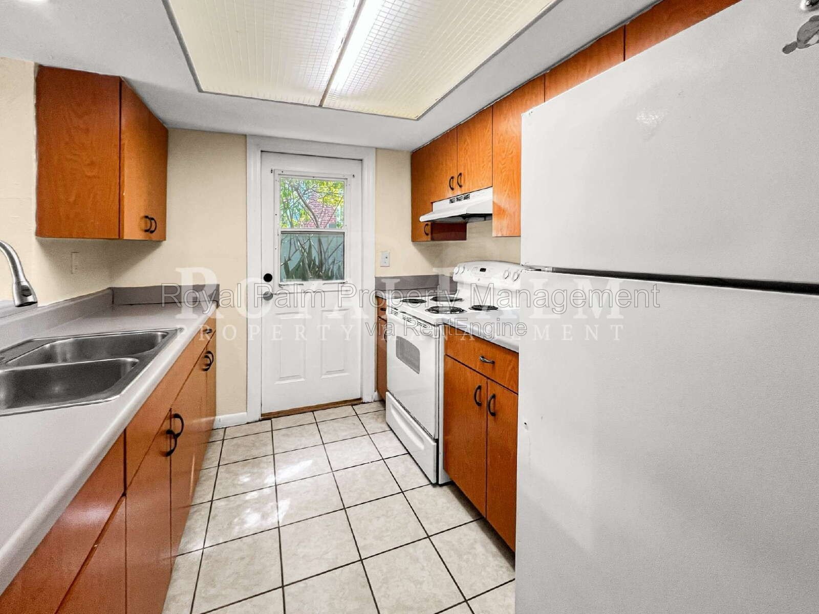 Mow Nothing, Enjoy Everything | 2-Bed Fort Myers Duplex, Water & Lawn Included property image