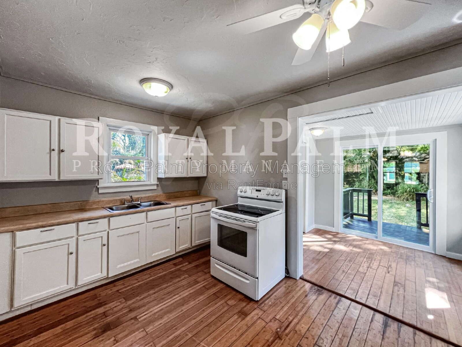 2/1 Single Family Home Near Downtown Fort Myers | Fenced Yard, Pet-Friendly property image