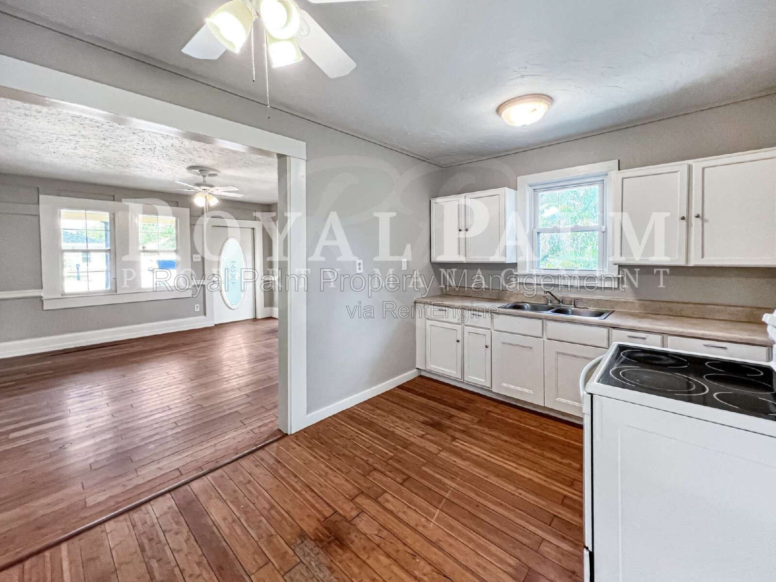 2/1 Single Family Home Near Downtown Fort Myers | Fenced Yard, Pet-Friendly property image