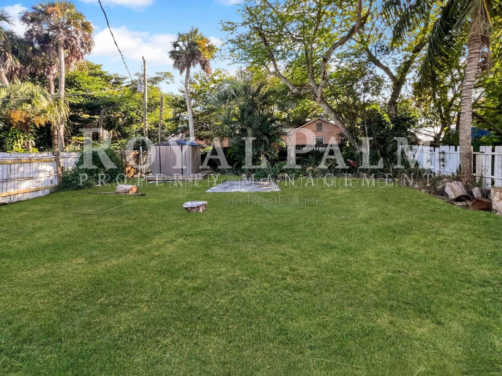 2/1 Single Family Home Near Downtown Fort Myers | Fenced Yard, Pet-Friendly property image