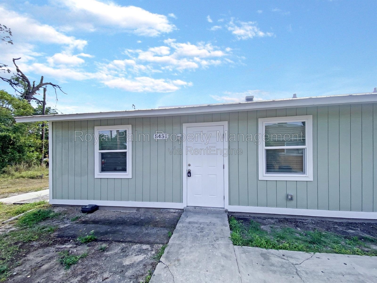 Half Off Your First Month | 2-Bed Duplex Fort Myers property image