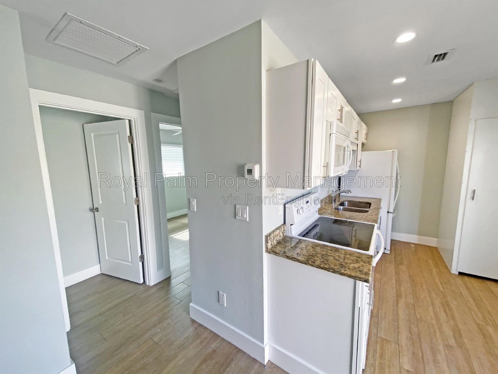 Half Off Your First Month | 2-Bed Duplex Fort Myers property image
