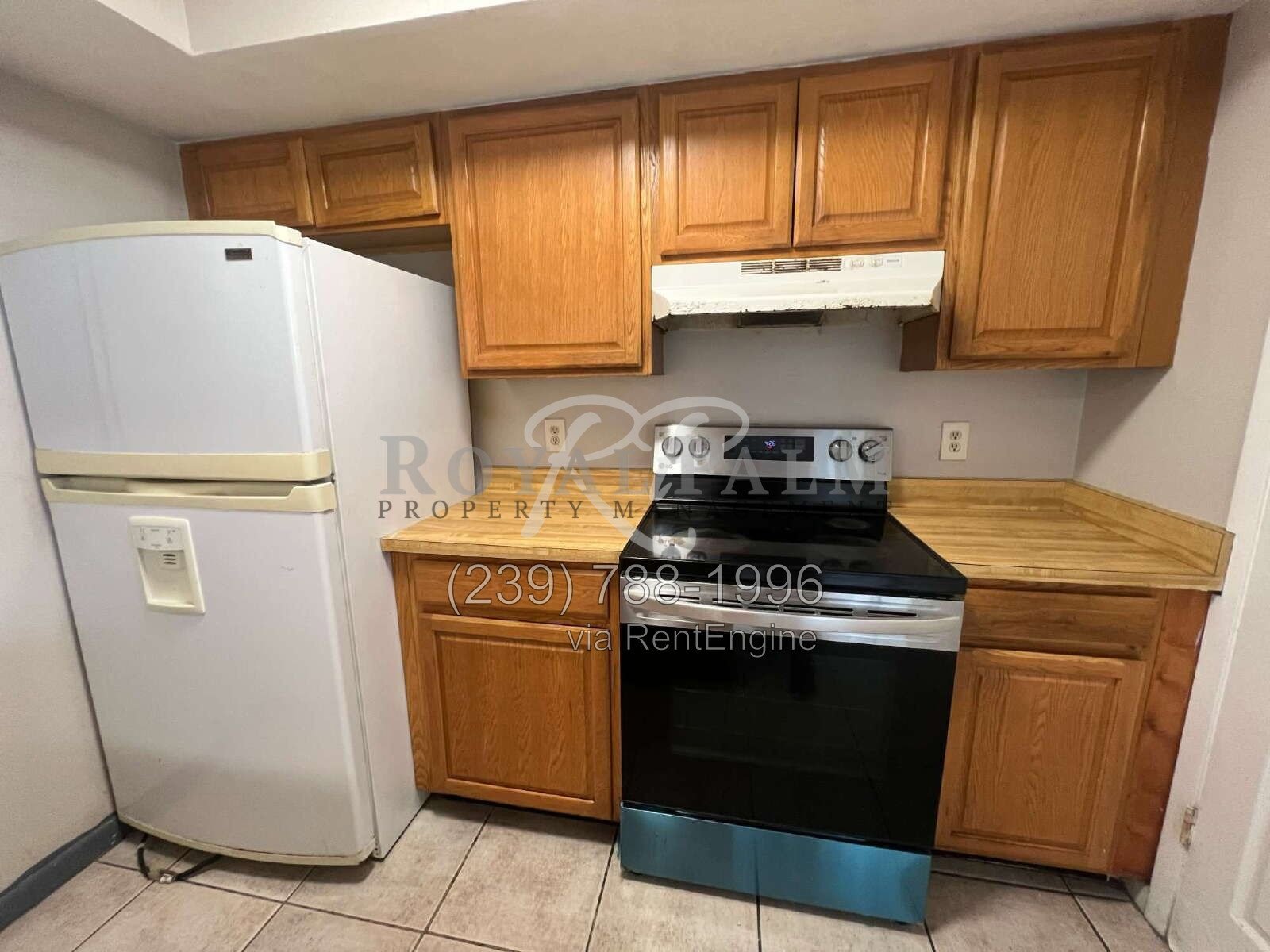 2BR 1.5BA Townhome Near McGregor Blvd + Cypress Lake Dr. property image