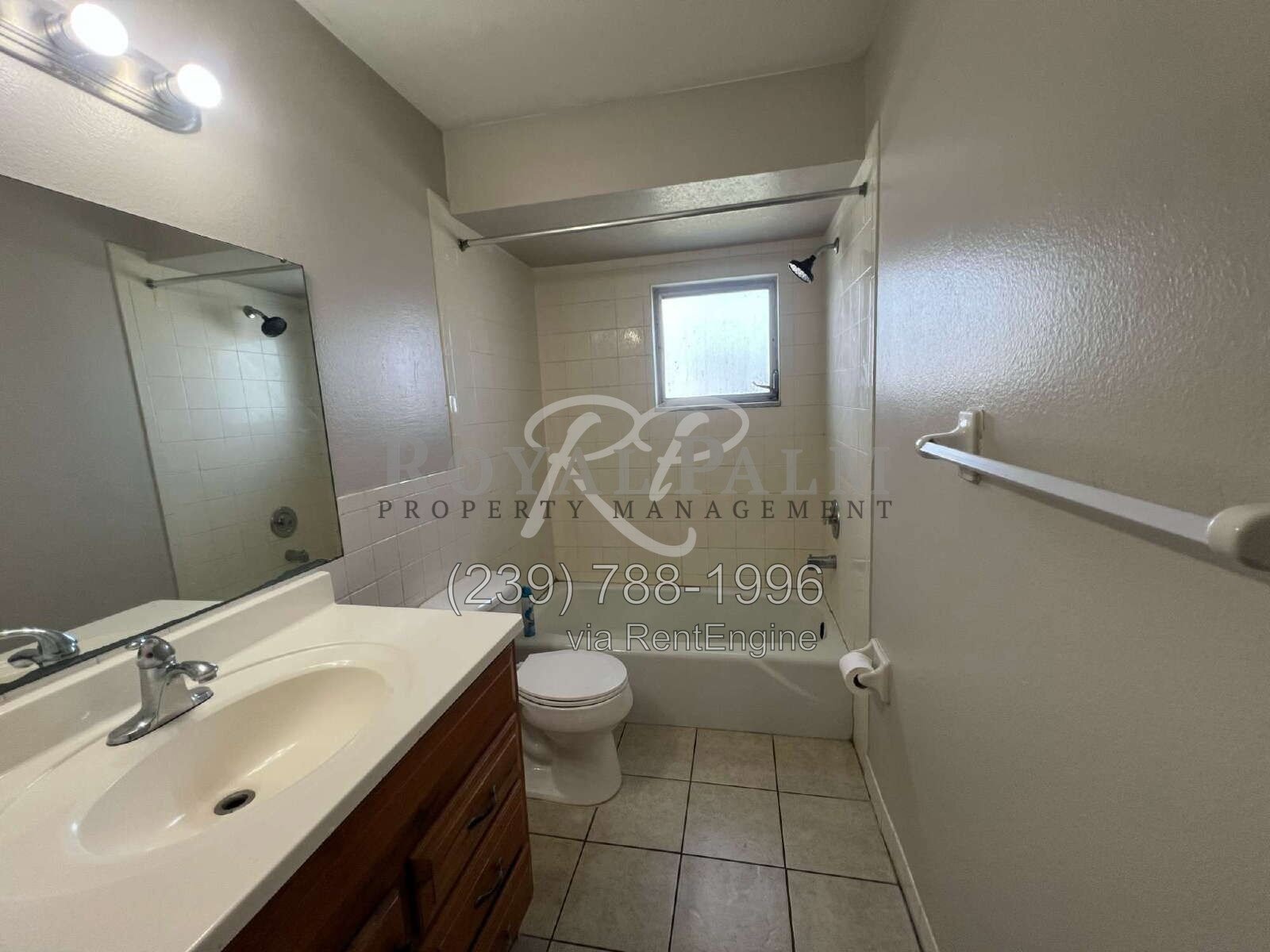 2BR 1.5BA Townhome Near McGregor Blvd + Cypress Lake Dr. property image