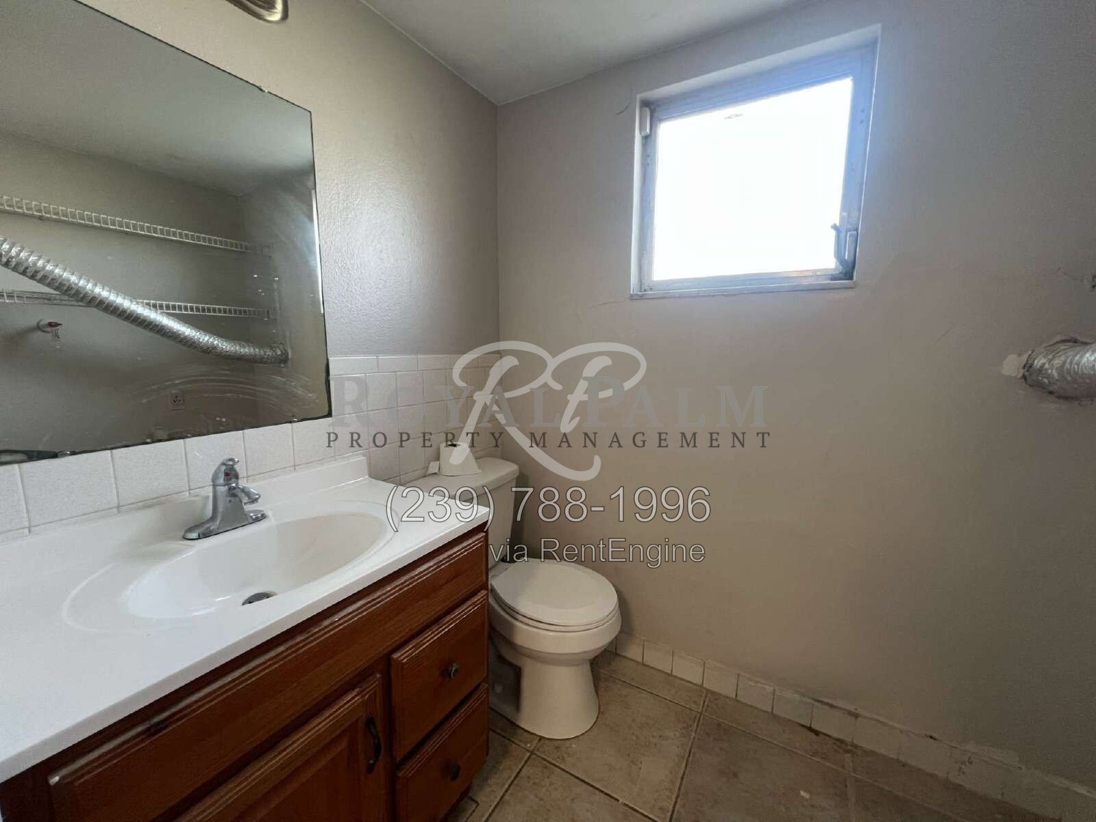 2BR 1.5BA Townhome Near McGregor Blvd + Cypress Lake Dr. property image