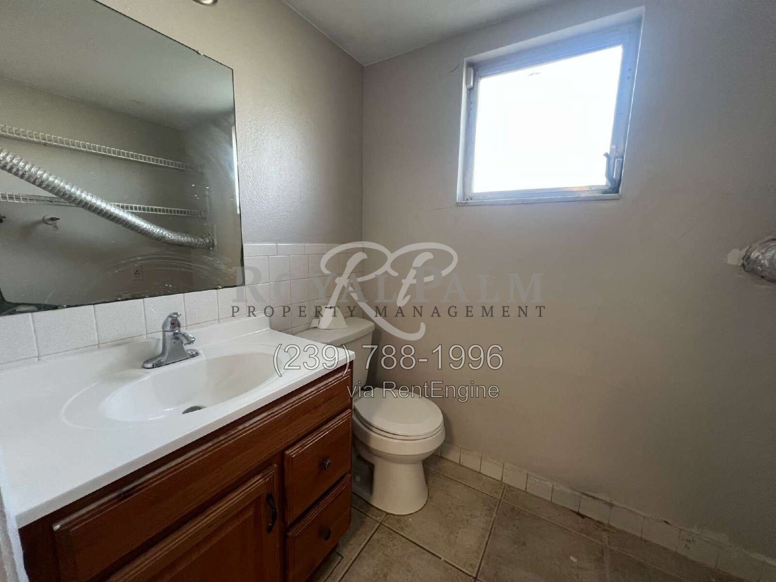 2BR 1.5BA Townhome Near McGregor Blvd + Cypress Lake Dr. property image