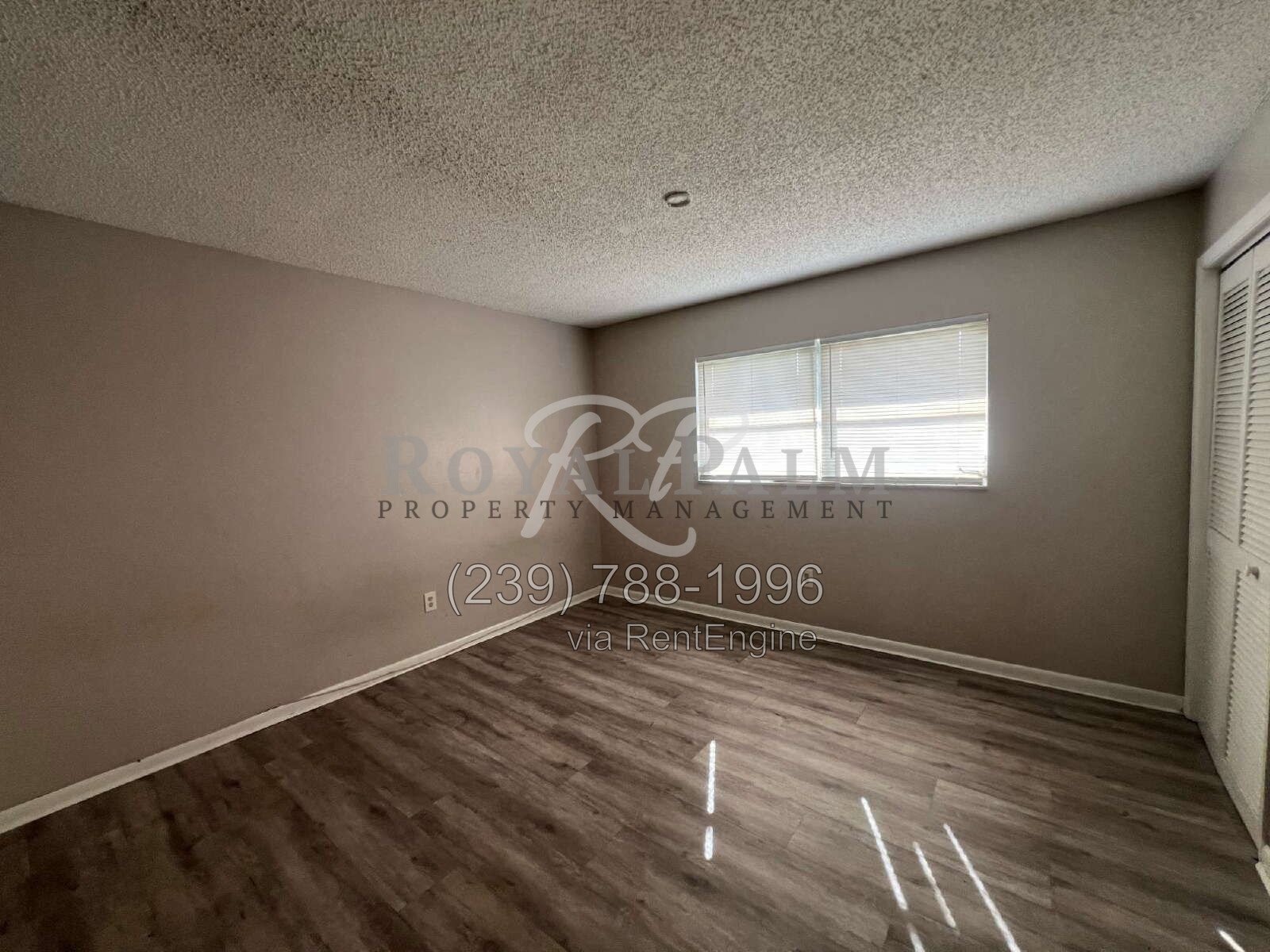 2BR 1.5BA Townhome Near McGregor Blvd + Cypress Lake Dr. property image