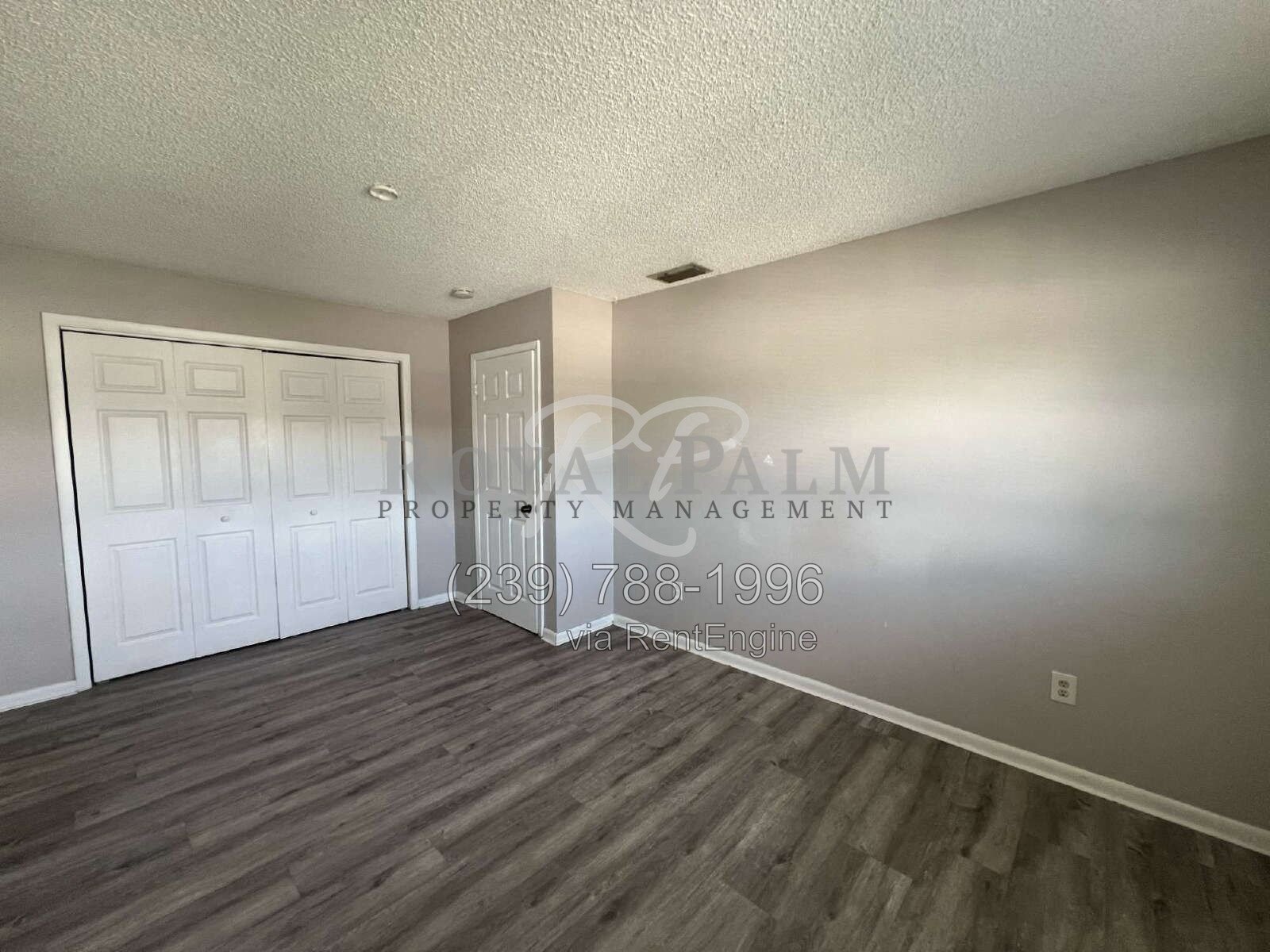 2BR 1.5BA Townhome Near McGregor Blvd + Cypress Lake Dr. property image