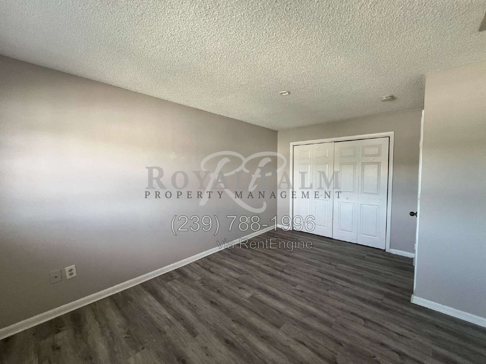 2BR 1.5BA Townhome Near McGregor Blvd + Cypress Lake Dr. property image